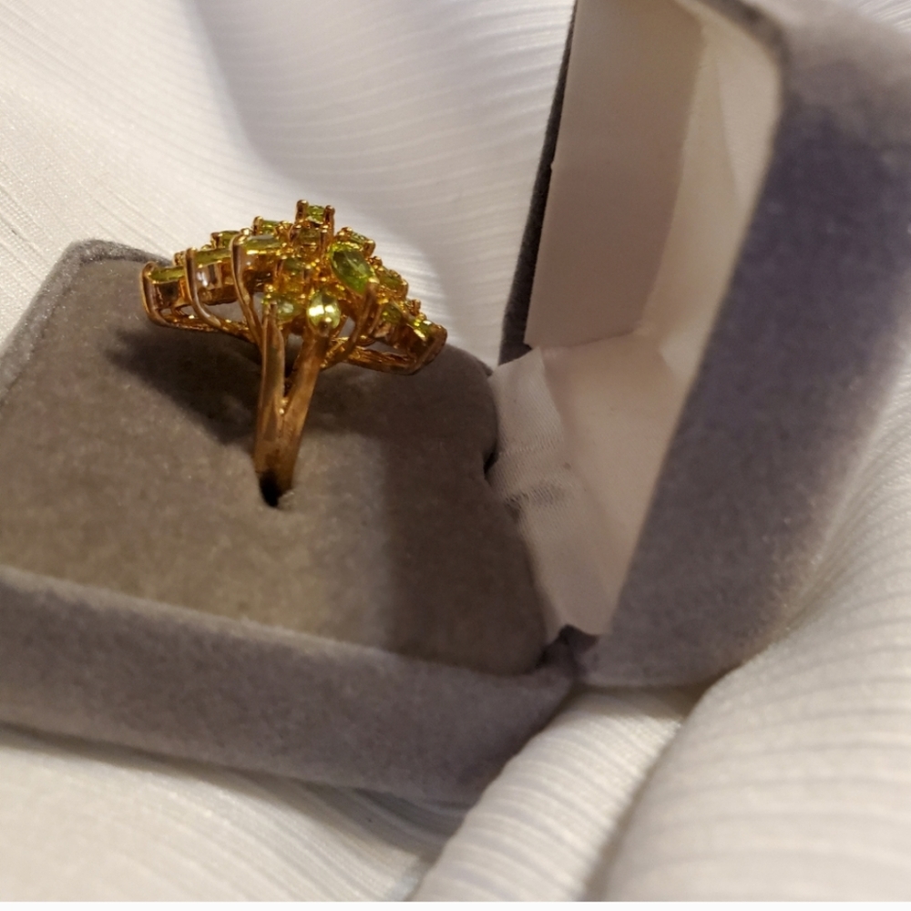 GREEN PERIDOT ring 5 3/4